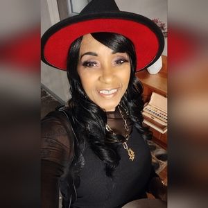 Meet your Posher, Angela